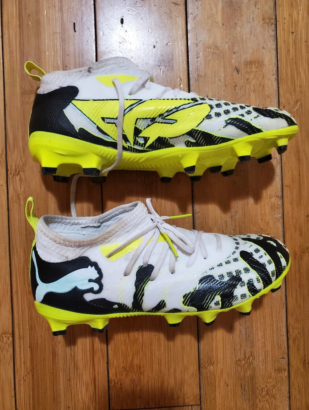 Puma Kids Size 3 Future 9 White & Neon Yellow Soccer Cleats with Black Accents